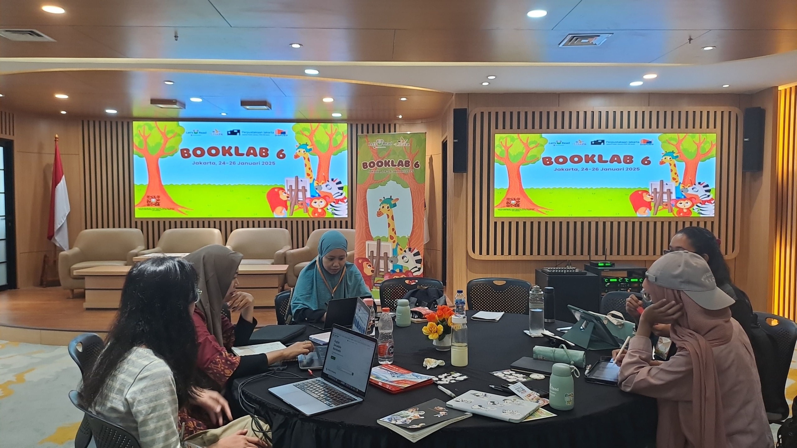 Booklab 6 : Aku Dan Sekitarku. Lokakarya Penulis Dan Ilustrator Terpilih Bersama Litara Dan Dipublikasikan  Di Lets Read.